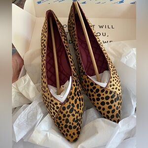 NWT Birdies The Goldfinch Cheetah Flats, Size 9